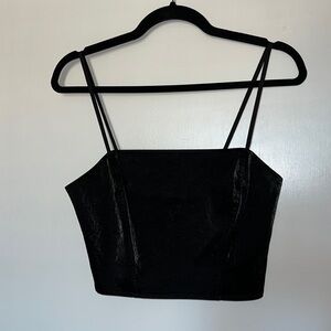 NWOT- black crop top - size small - black